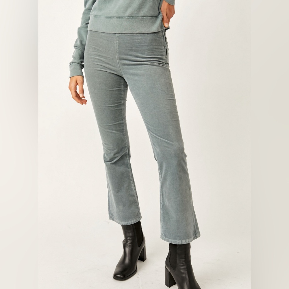 Women's Free People In My Feelings Velvet Crop Slim Flare Pants - S